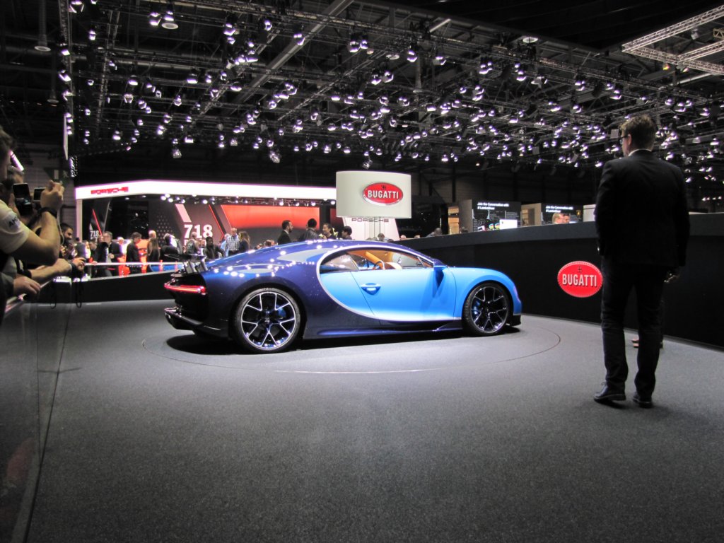 bugattichiron63.jpg