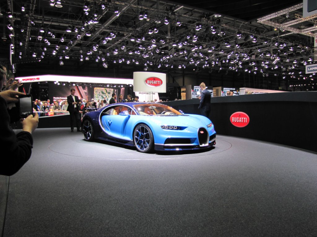 bugattichiron74.jpg