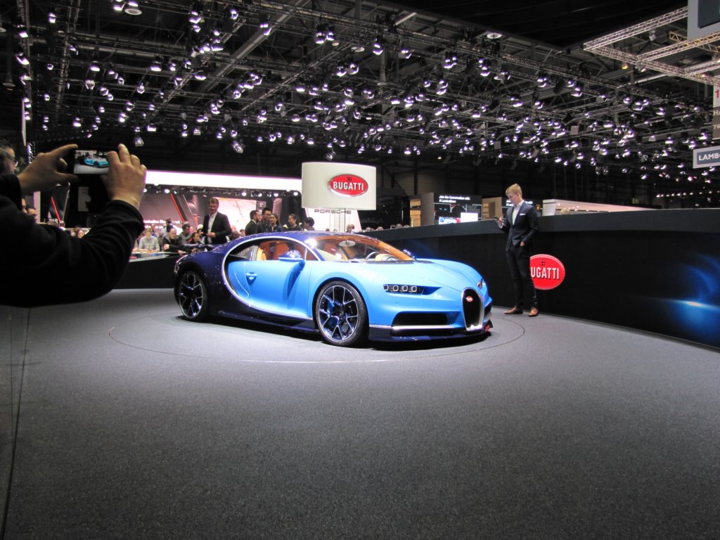 bugattichiron76.jpg