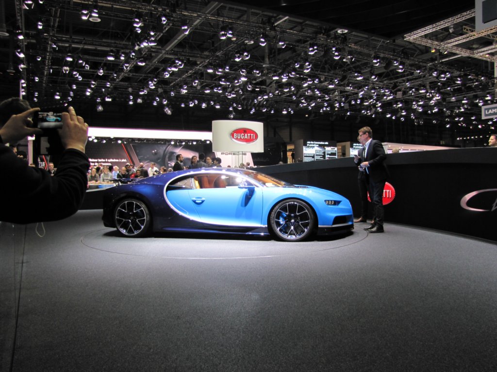 bugattichiron81.jpg