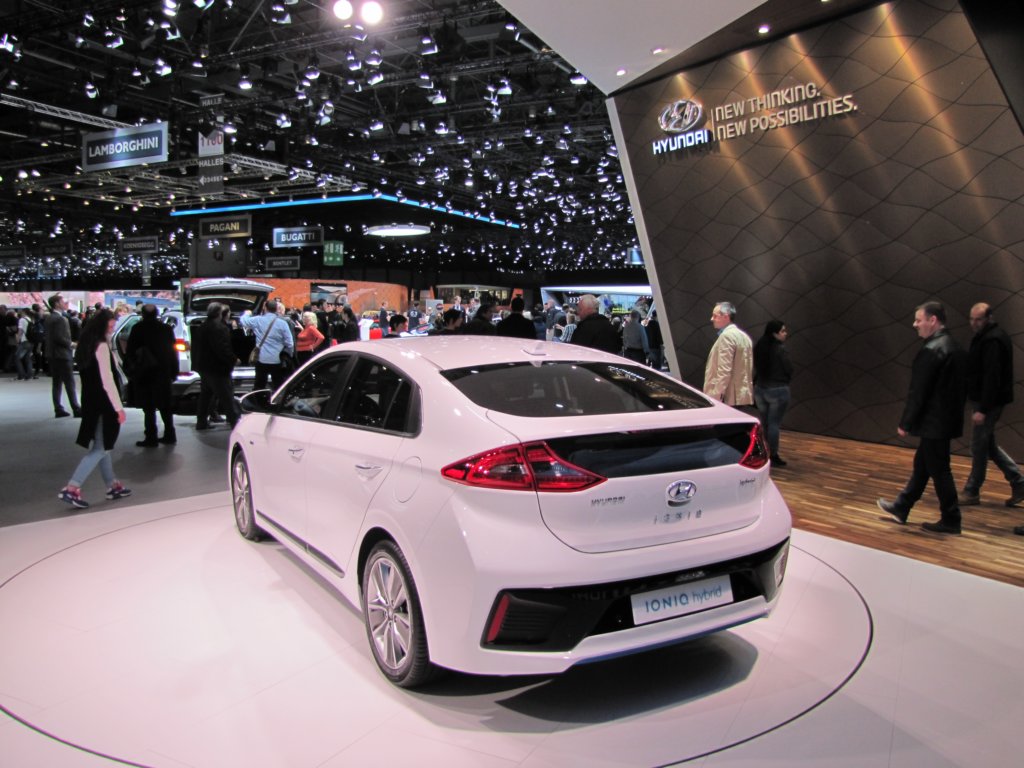 hyundaiioniqhybrid4.jpg