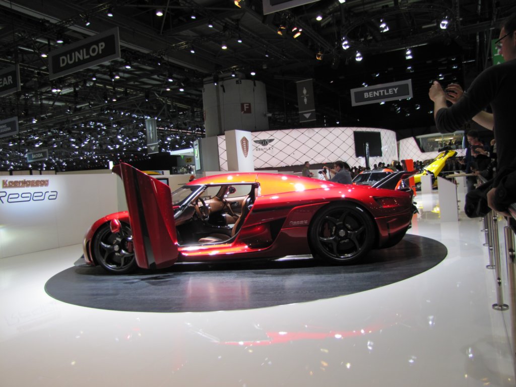 koenigseggregera40.jpg