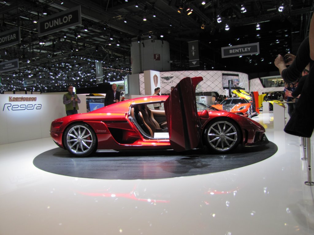 koenigseggregera53.jpg