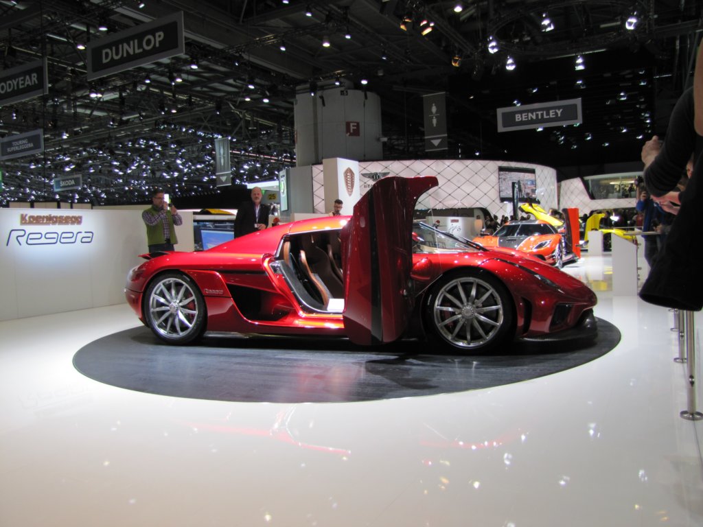 koenigseggregera54.jpg