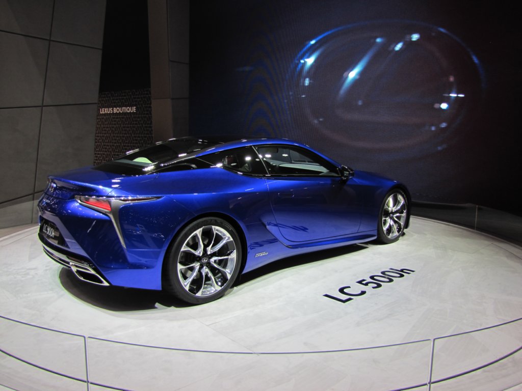 lexuslc500h11.jpg