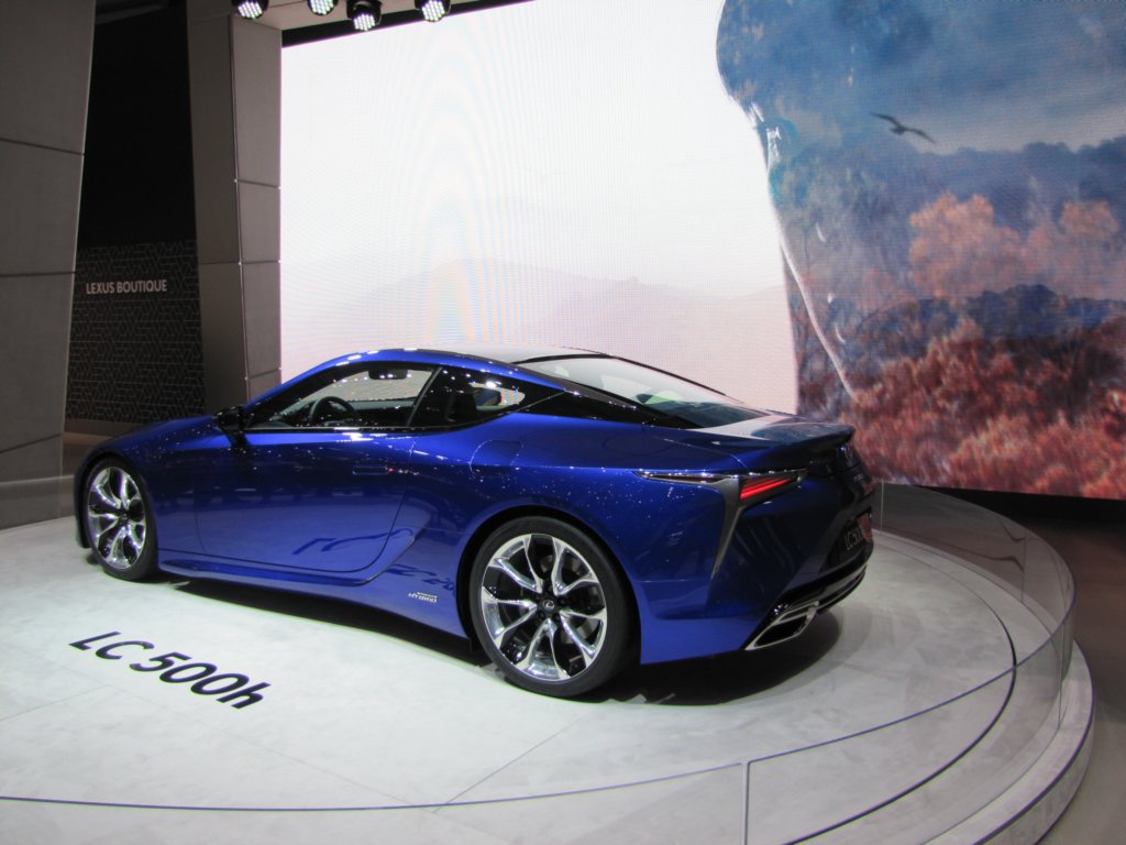lexuslc500h13.jpg