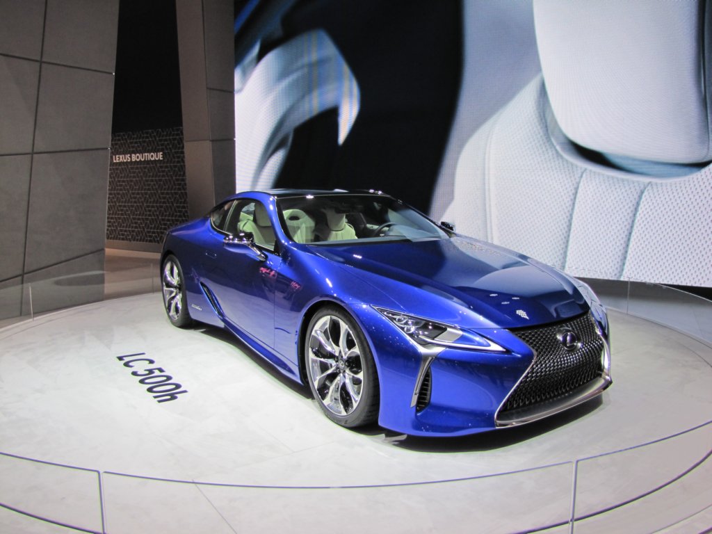lexuslc500h23.jpg
