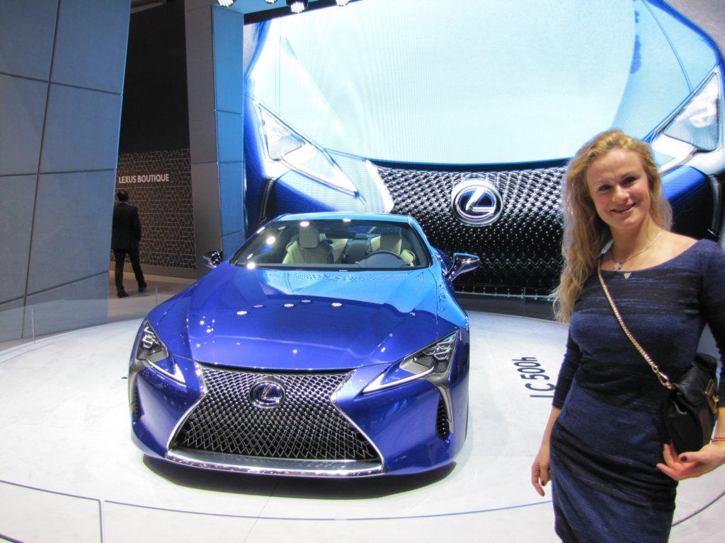 lexuslc500h26.jpg