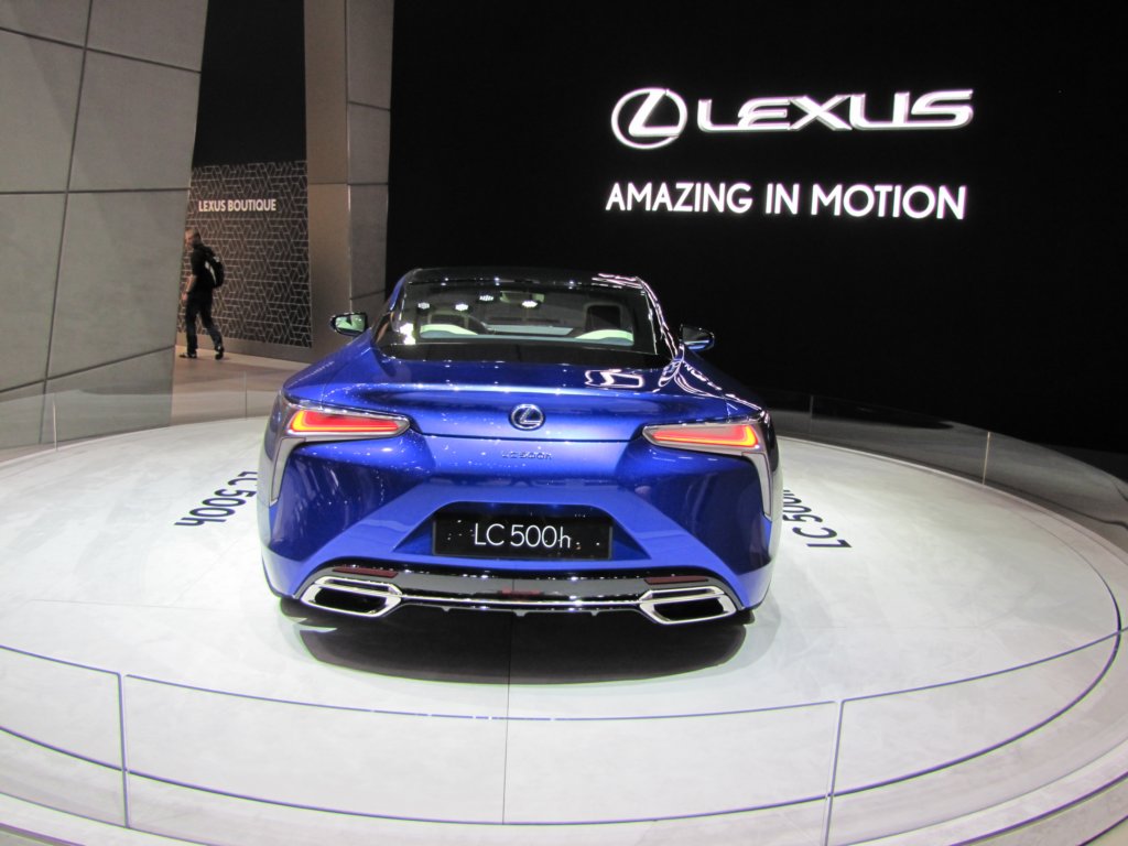 lexuslc500h3.jpg