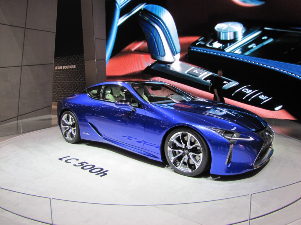 lexuslc500h30.jpg