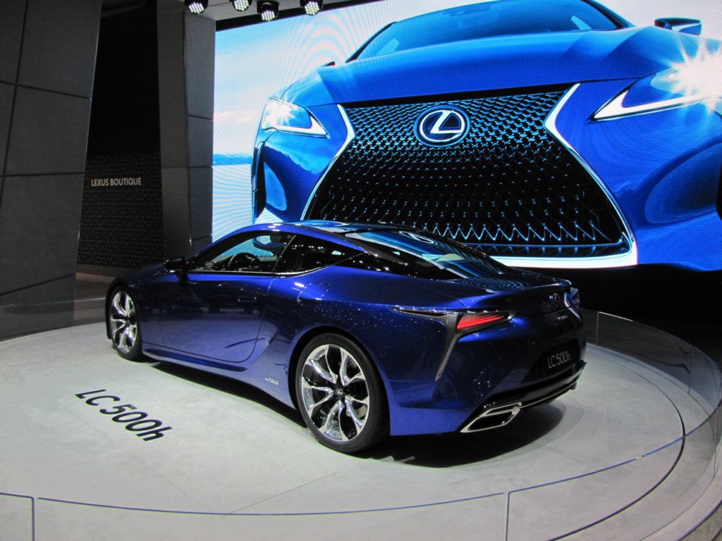 lexuslc500h4.jpg