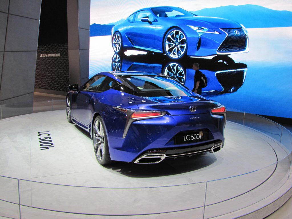 lexuslc500h7.jpg
