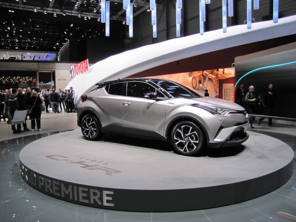 toyotachr10.jpg