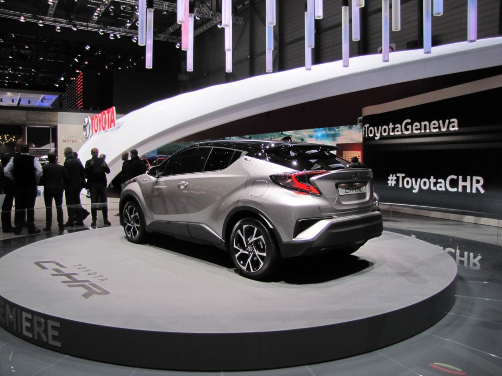 toyotachr22.jpg