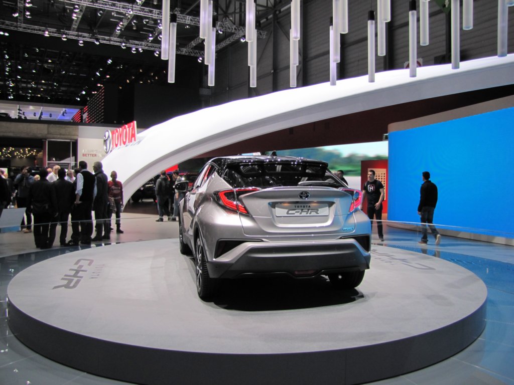 toyotachr44.jpg