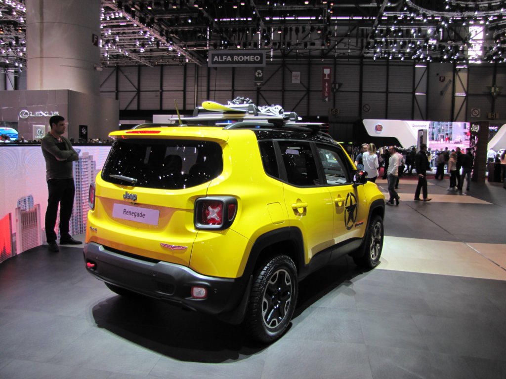 jeeprenegadetrailhawk3.jpg