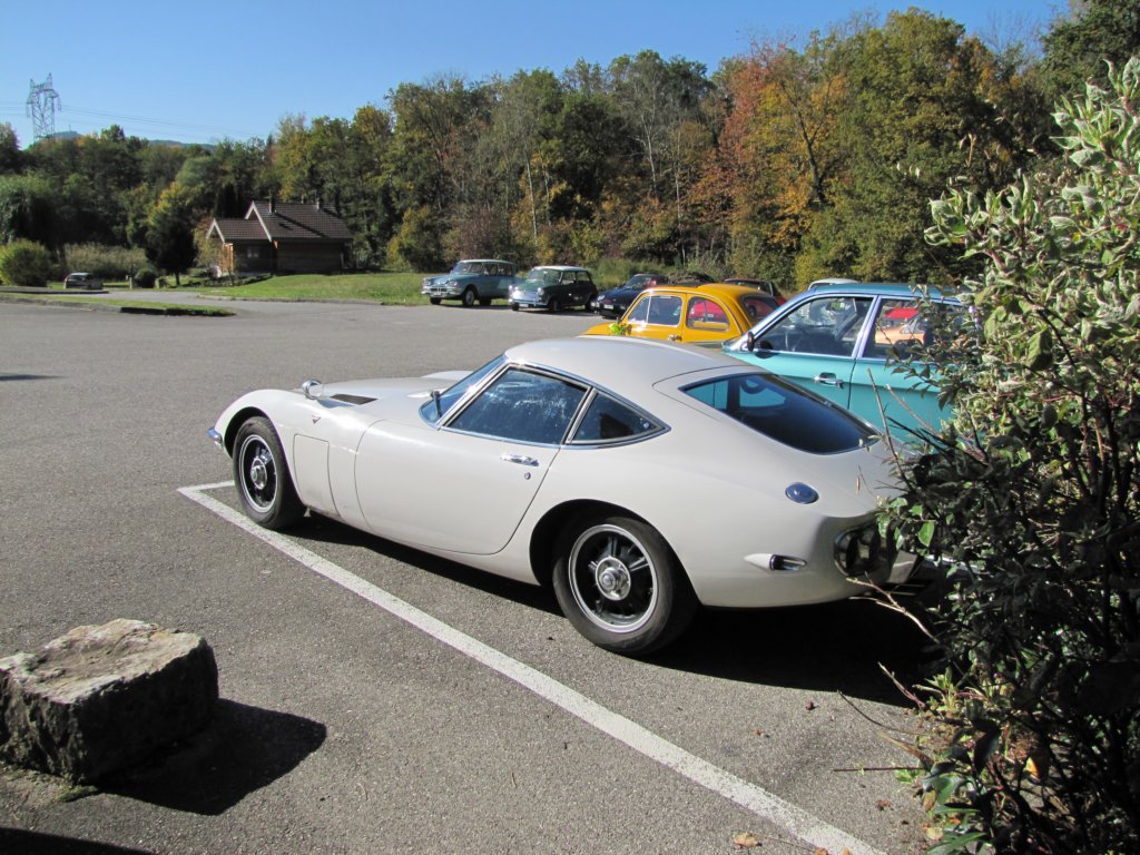 toyota2000gt2.jpg