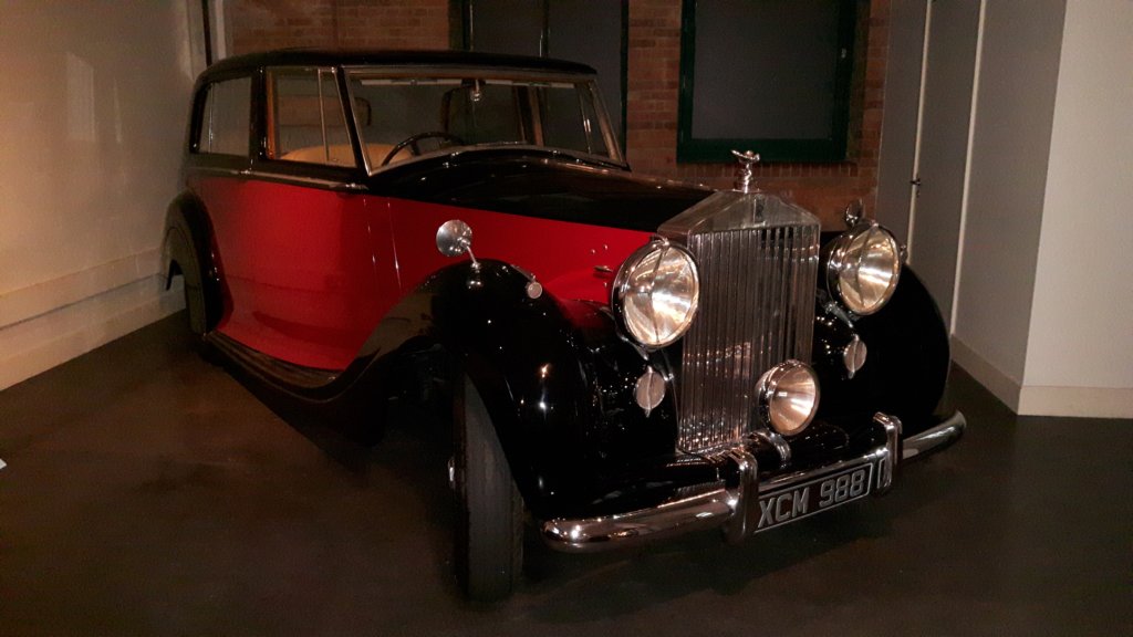 may2017londiniumspectrerollsroycesilverwraith1948.jpg