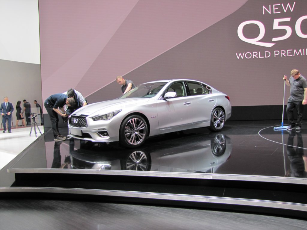 infinitiq502.jpg