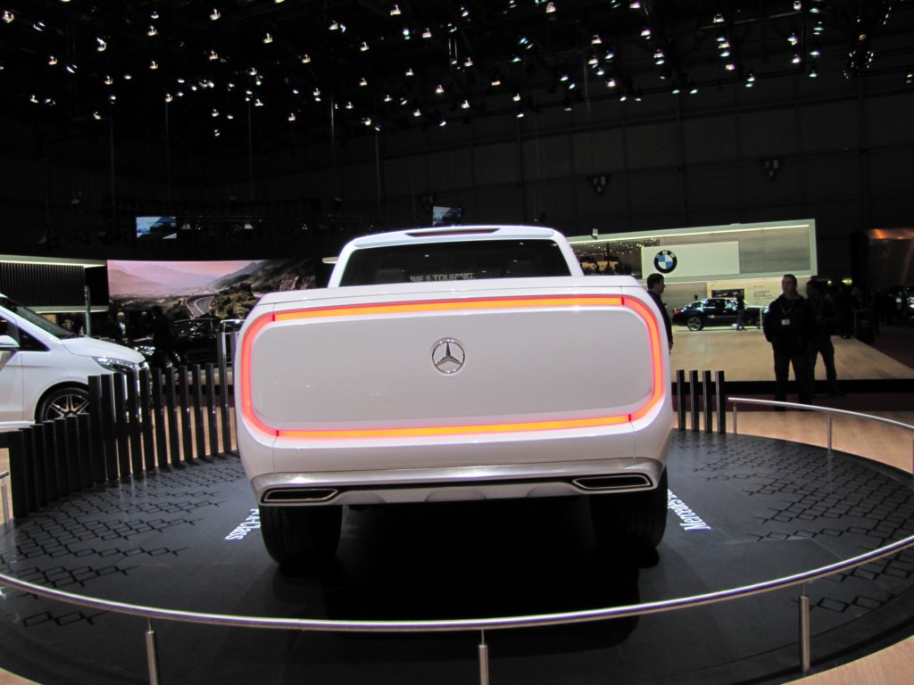mercedesbenzxclass5.jpg