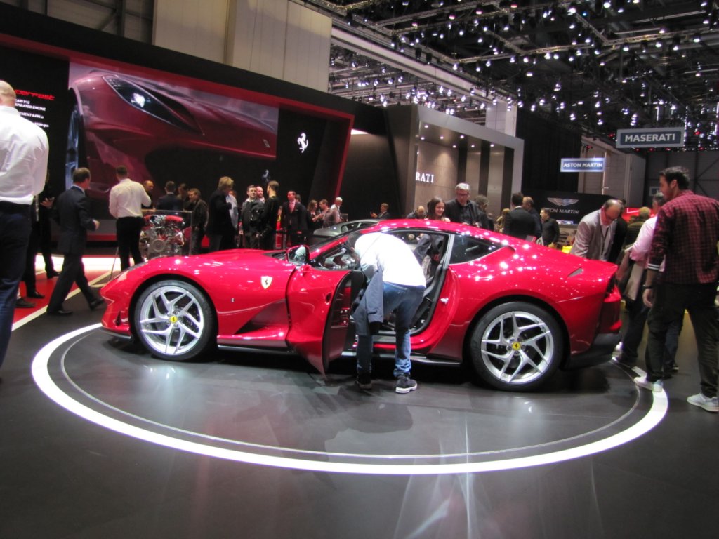 ferrari812superfast10.jpg
