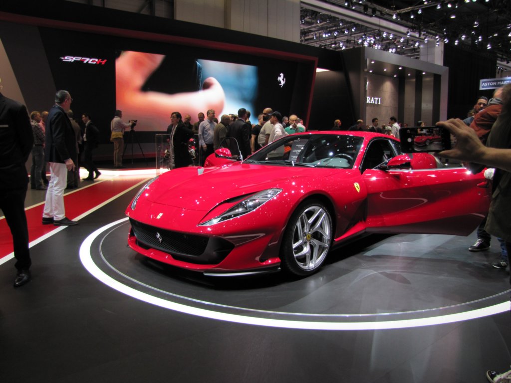 ferrari812superfast36.jpg