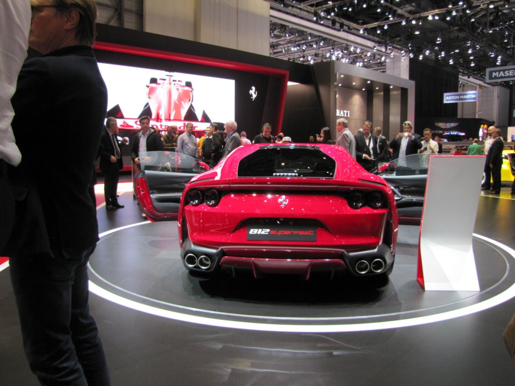 ferrari812superfast8.jpg