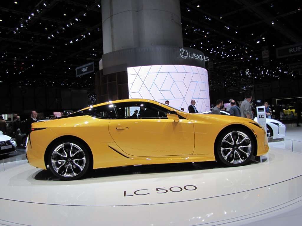 lexuslc50013.jpg