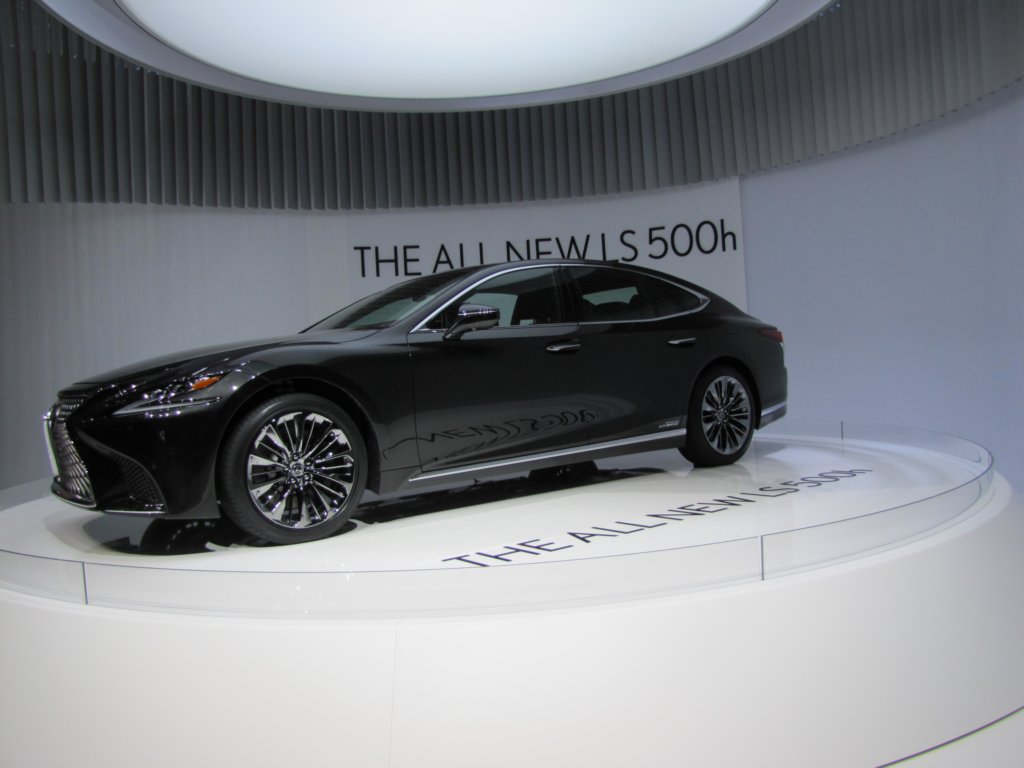 lexusls500h18.jpg