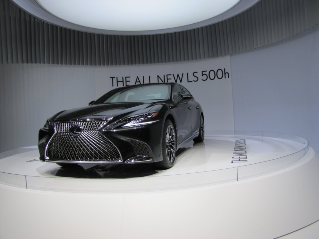 lexusls500h24.jpg