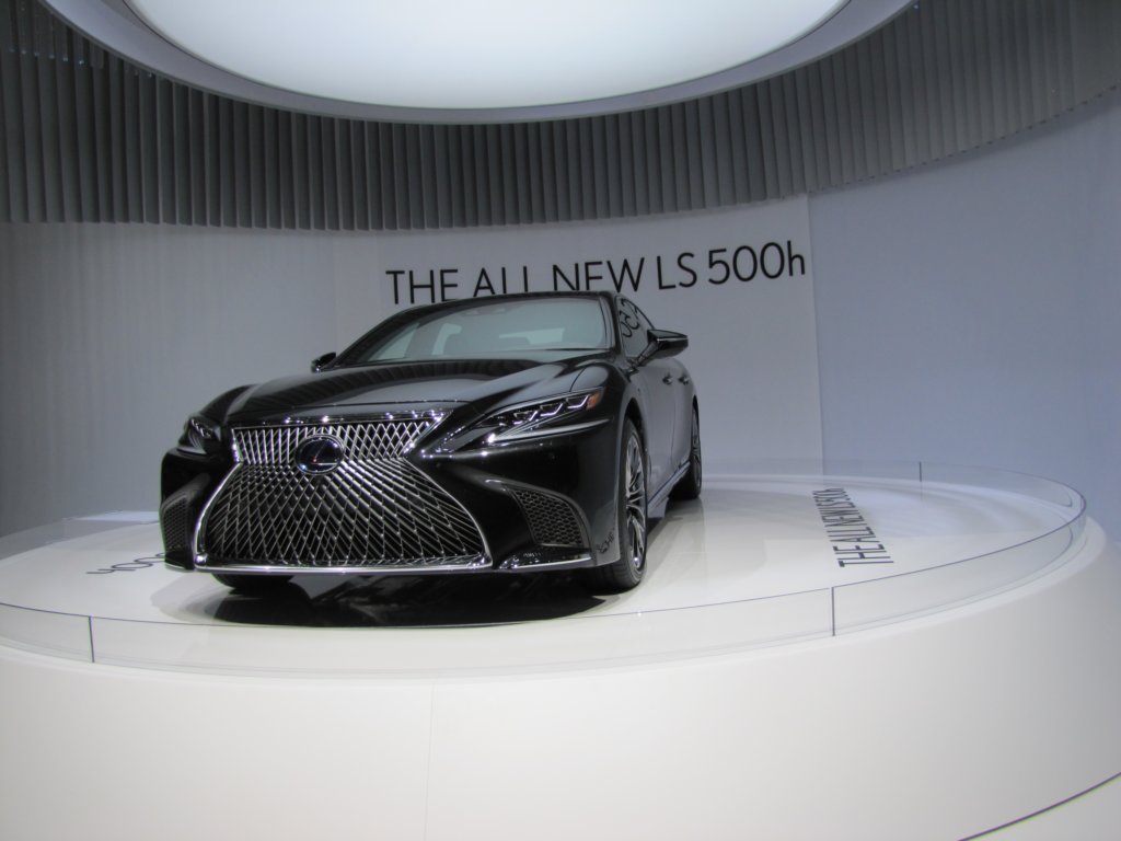 lexusls500h25.jpg
