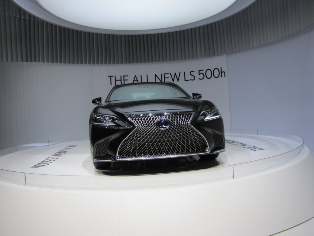 lexusls500h27.jpg