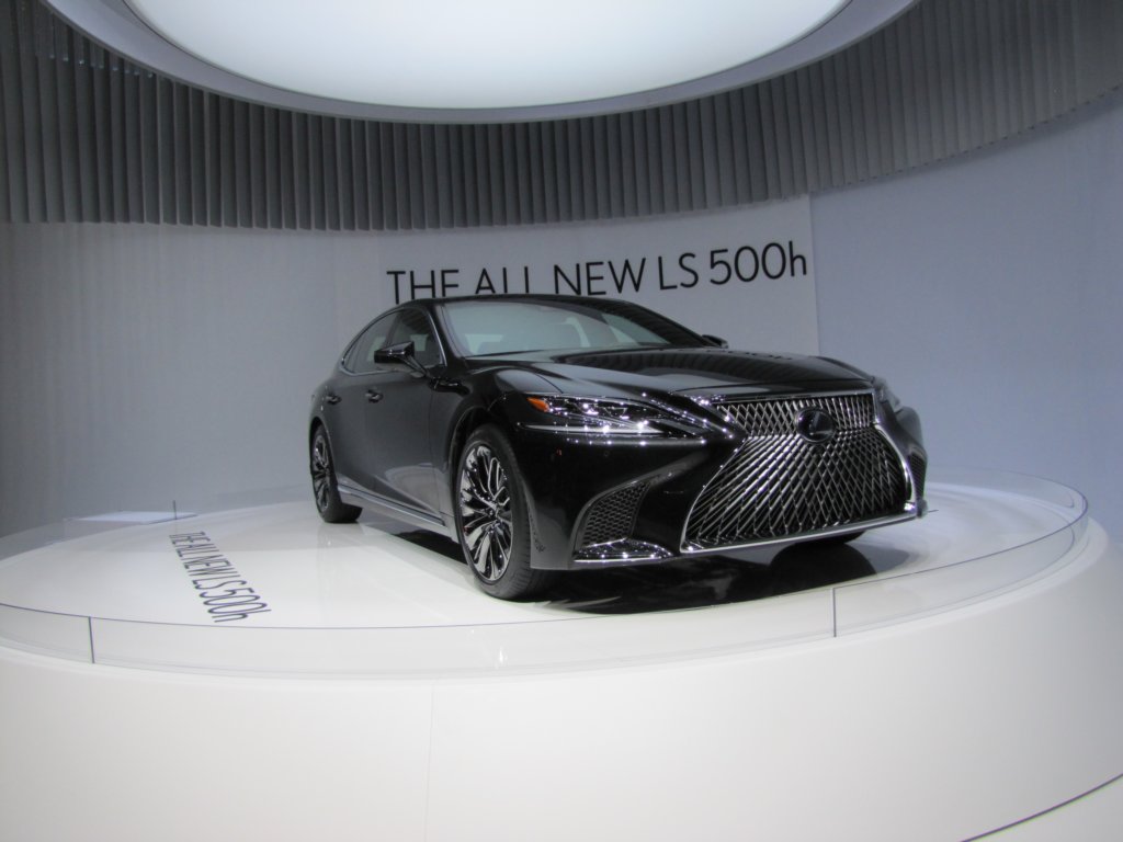 lexusls500h29.jpg