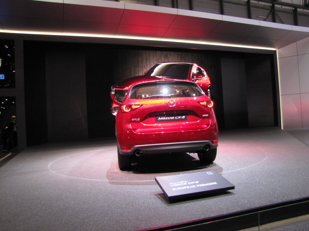 mazdacx519.jpg