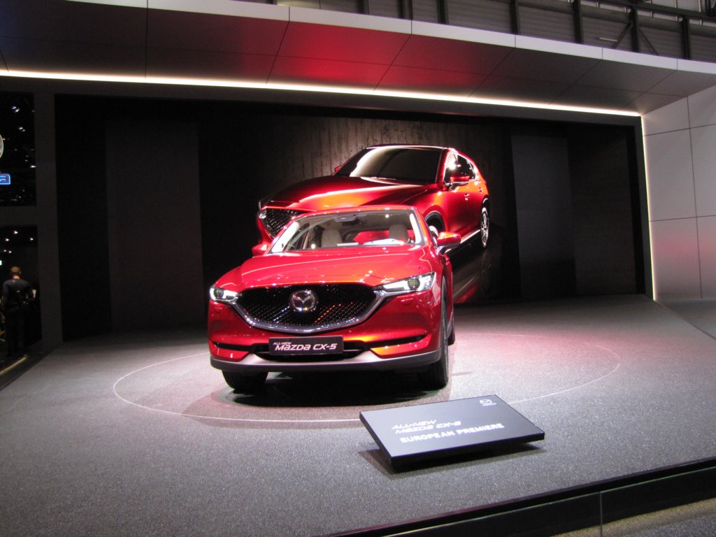 mazdacx525.jpg