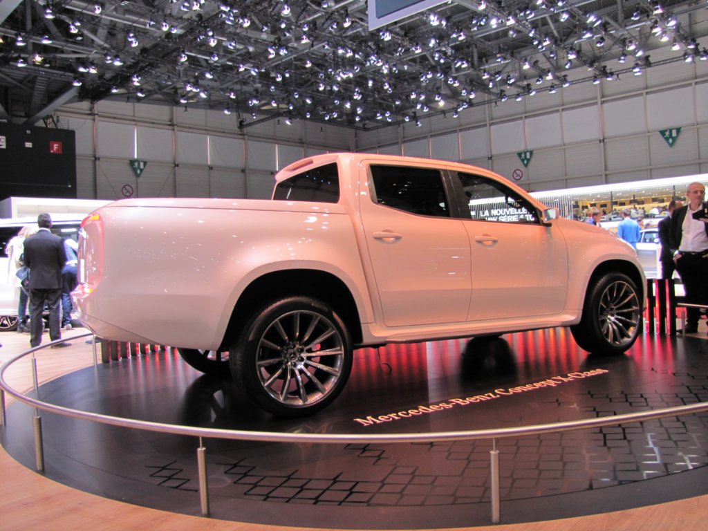 mercedesbenzxclass2.jpg