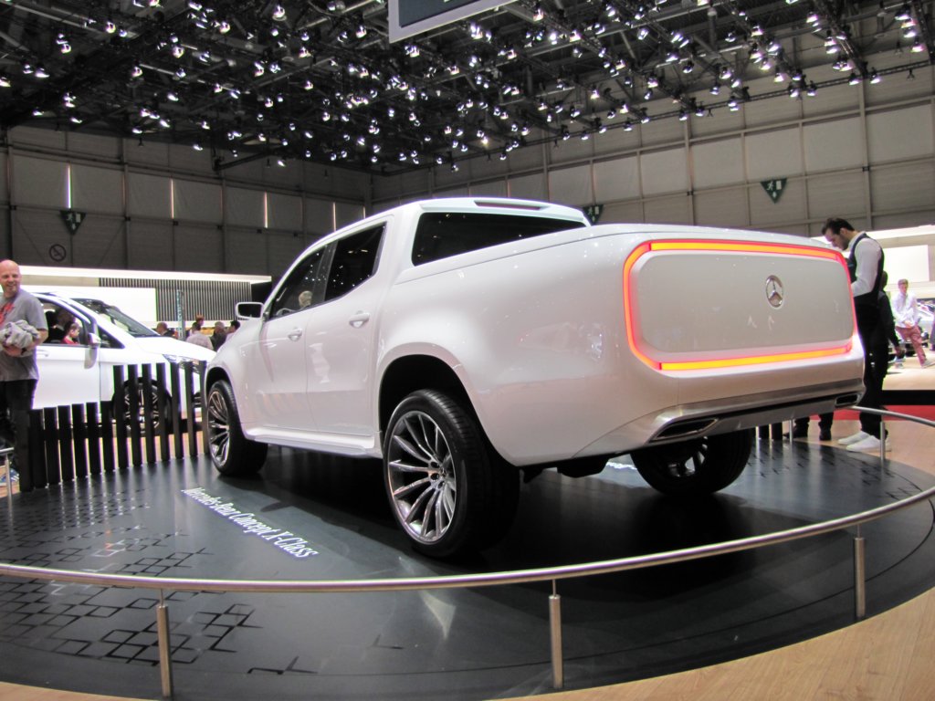 mercedesbenzxclass7.jpg