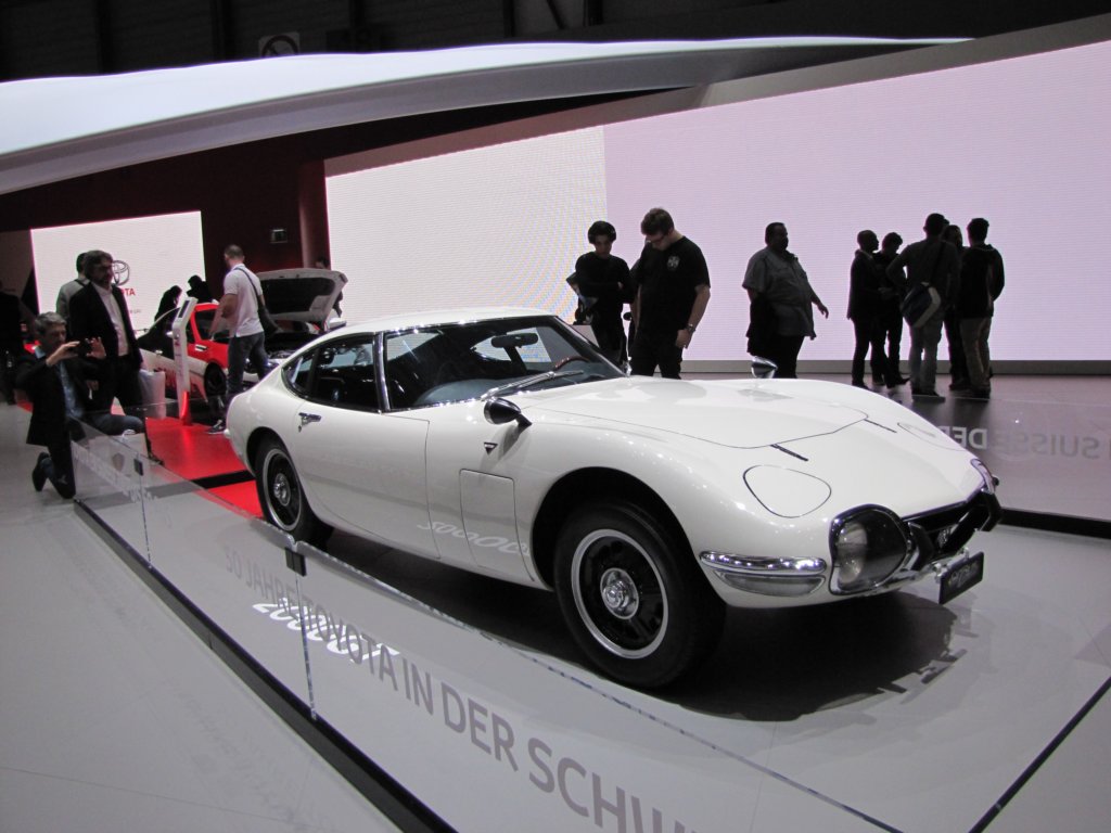toyota2000gt2.jpg