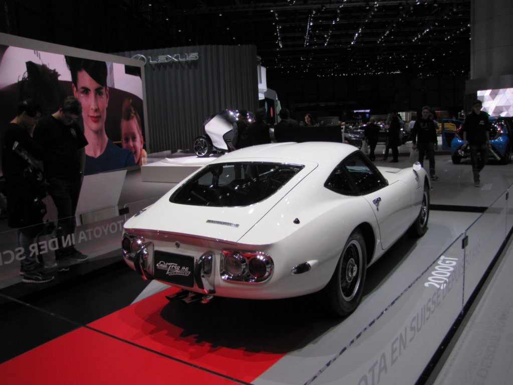 toyota2000gt4.jpg