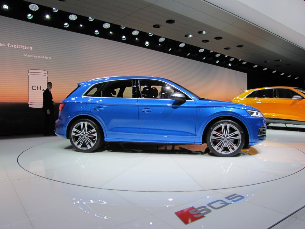 audisq528.jpg