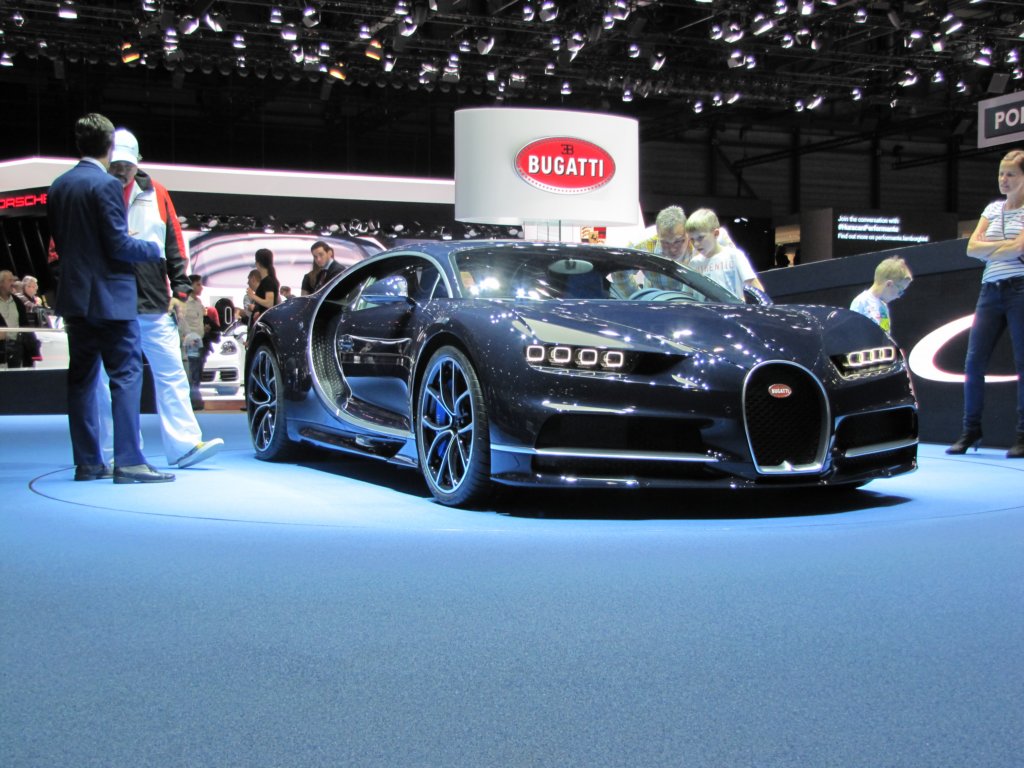 bugattichiron100.jpg