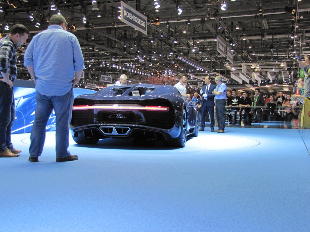 bugattichiron183.jpg