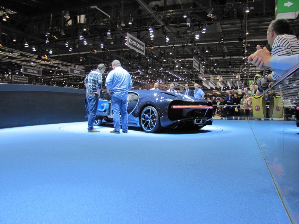 bugattichiron60.jpg