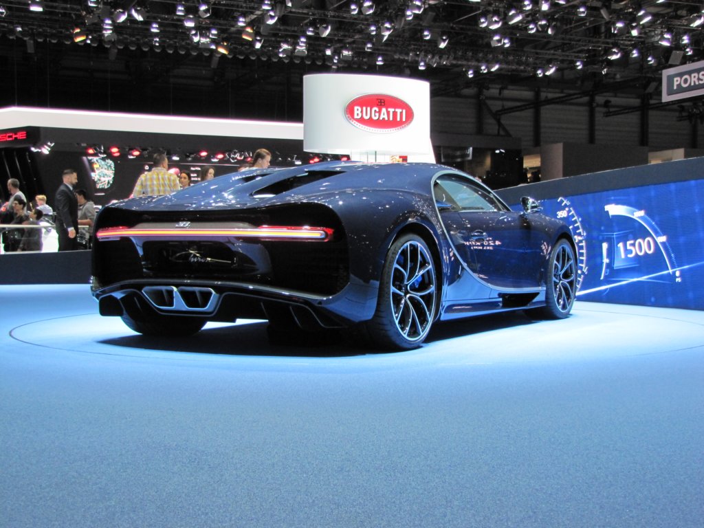 bugattichiron73.jpg