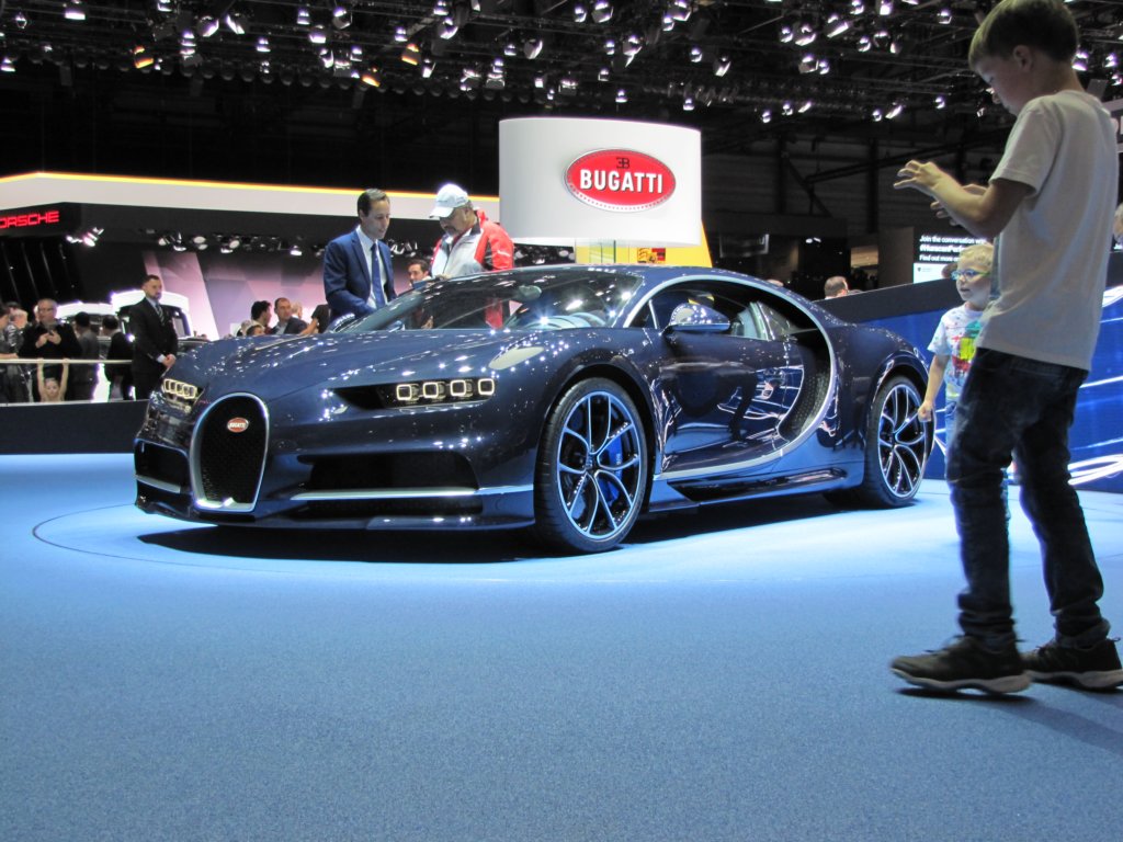 bugattichiron80.jpg
