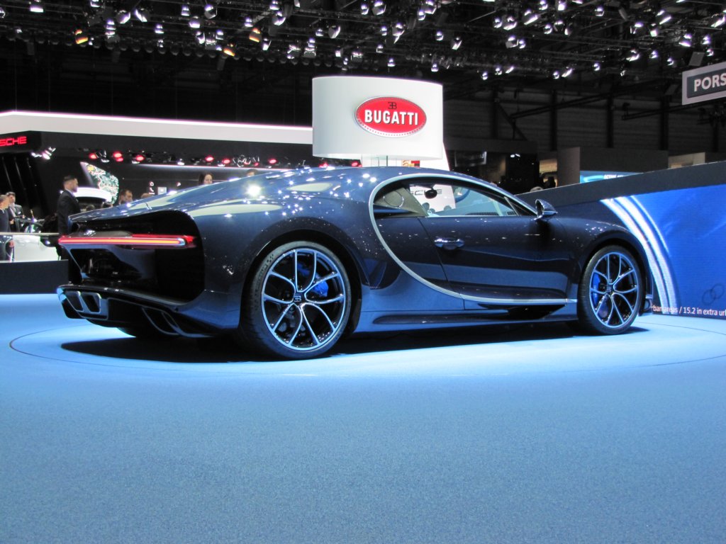 bugattichiron87.jpg