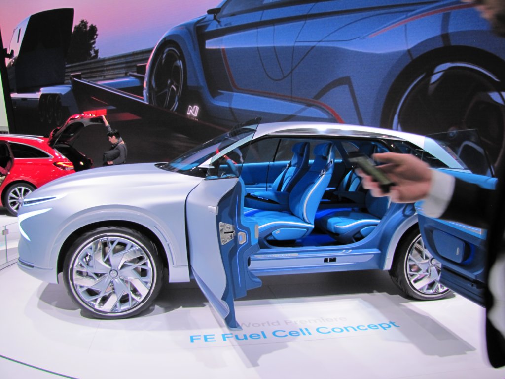 hyundaifefuelcellconcept11.jpg