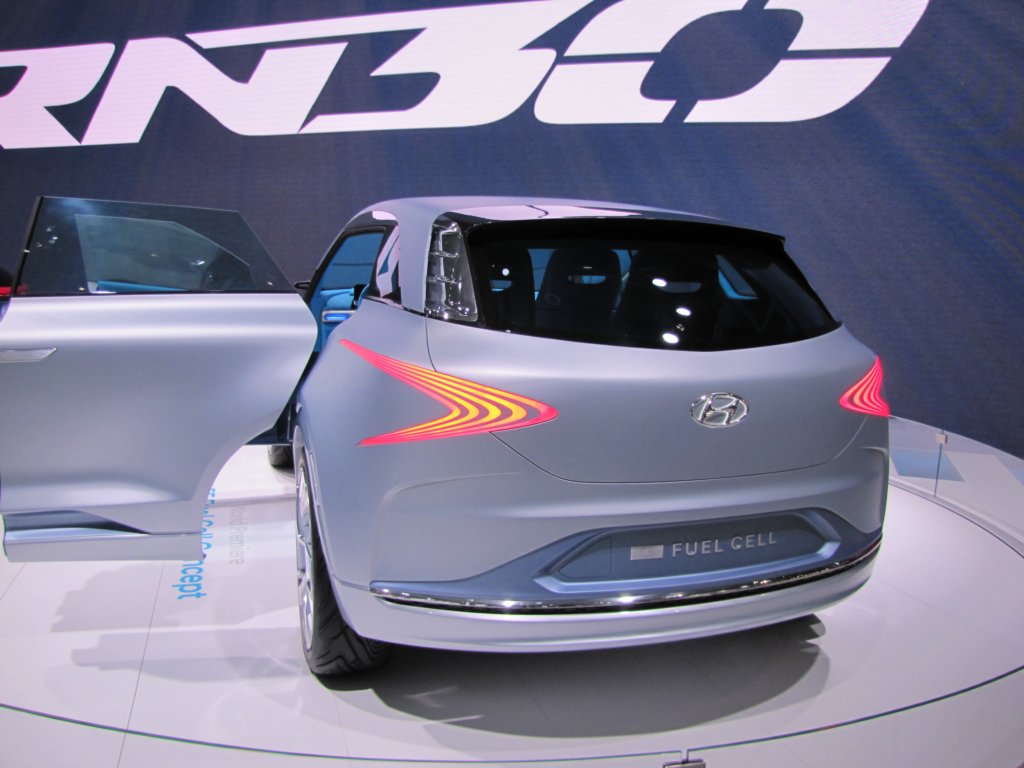 hyundaifefuelcellconcept22.jpg