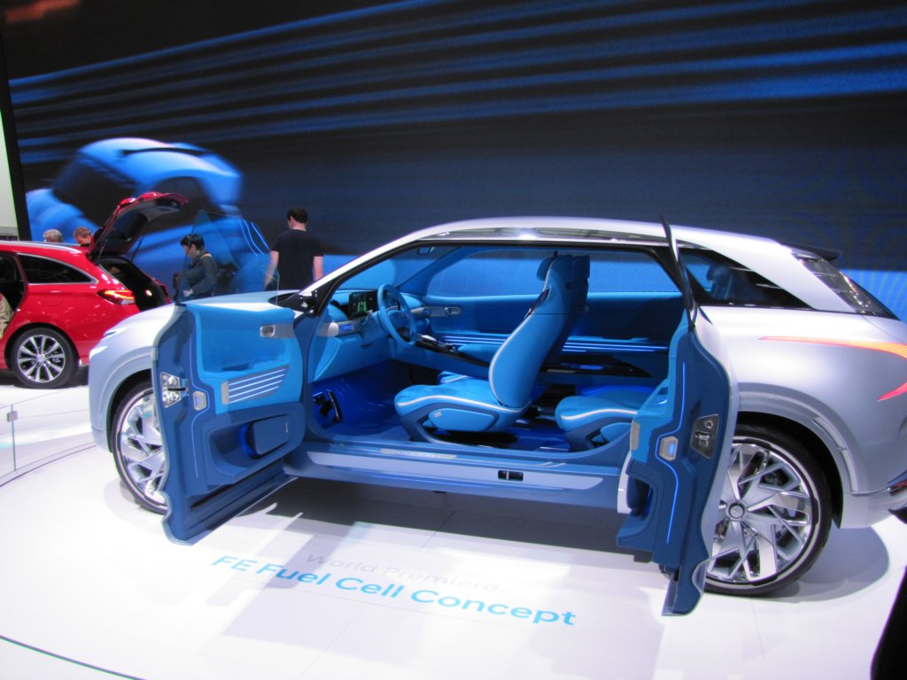 hyundaifefuelcellconcept25.jpg