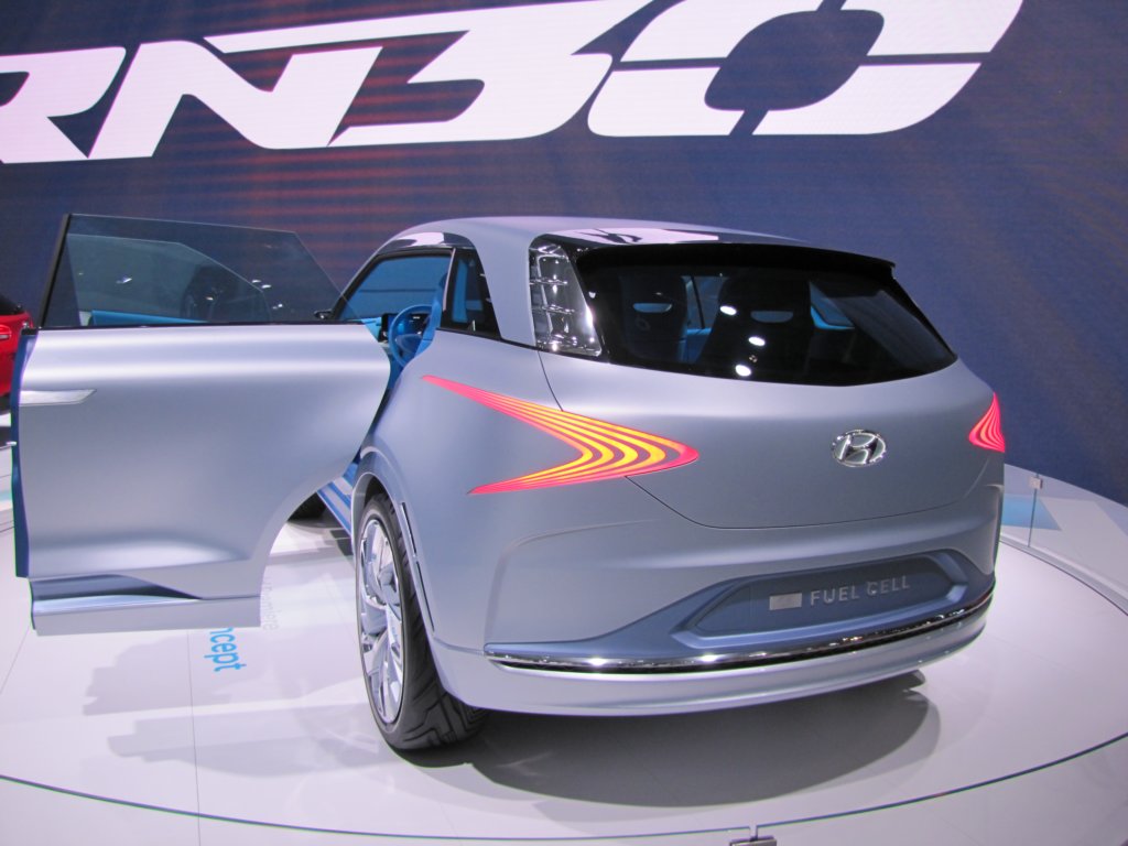 hyundaifefuelcellconcept29.jpg